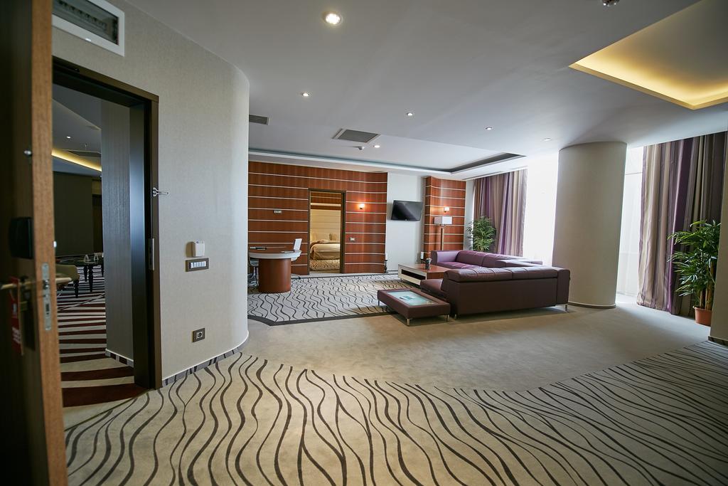 Premier Palace Spa Hotel Bucareste Exterior foto The interior of a suite at the Radisson Blu Hotel, Bucharest